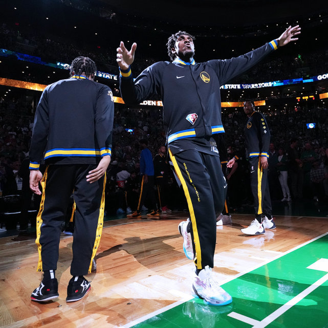 九游体育包含关键时刻NBA常规赛传出新动向；西汉姆远射贴柱；管理层表态：气氛紧张；临场指挥获称赞的词条