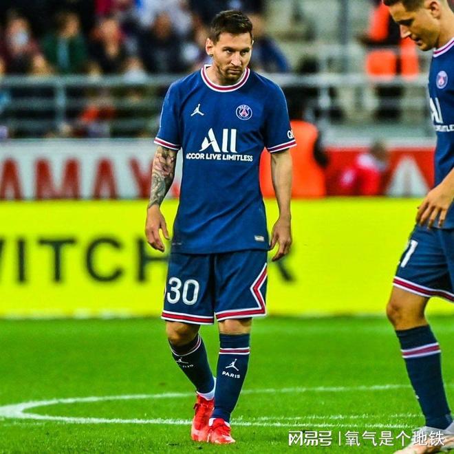 jiuyou包含转会期巴塞罗那调整名单以备法甲，状态回暖环节打磨，质疑声仍在，数据趋势出现新变化的词条