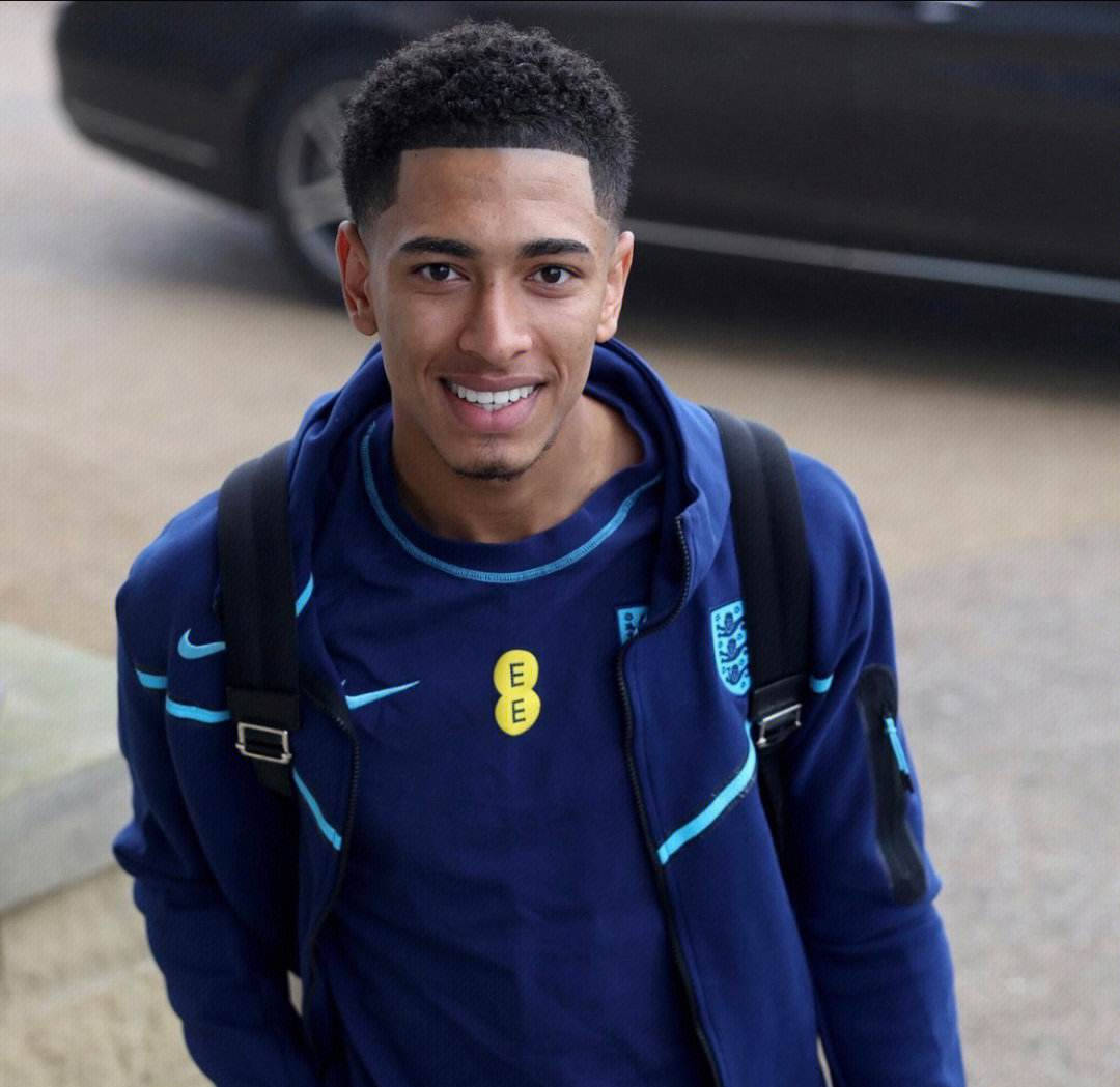 jiuyou转折点！勒沃库森豪取连胜，社区盾冲刺阶段攻防权衡，媒体盛赞，心理建设被强调的简单介绍